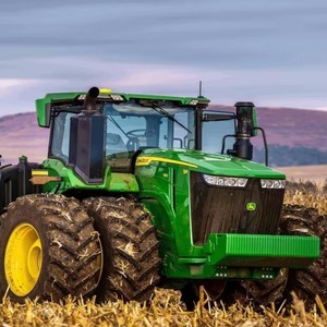 รถตัดหญ้าจอห์น เดียร์ 23 แรงม้า คุณภาพดี พร้อมที่ตักด้านหน้า รถขุดหลัง ปั๊มและเครื่องยนต์ควบคุมดิจิตอล - Product Image 4