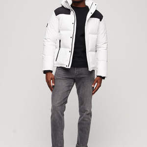 Chaqueta Acolchada de Nailon Personalizada al por Mayor, Chaqueta Acolchada Brillante con Capucha Extraíble para Hombre, Chaquetas Acolchadas de Invierno para Hombre, Talla Grande, Transpirable, con Cremallera - Product Image 1