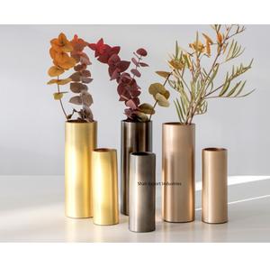Meilleur vendeur Vase à fleurs en métal Forme cylindrique pour la maison Salon Vaisselle Décoration Vases floraux dorés faits à la main - Product Image 6