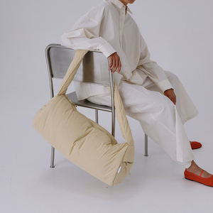 Mujeres personalizado impermeable Yoga noche deportes gimnasio acolchado Puffy viaje Puffer Duffle bolsa de deporte para las mujeres - Product Image 2