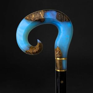 Este cómodo bastón de resina de madera antideslizante con mango fuerte de múltiples formas para rehabilitación de personas mayores - Product Image 3