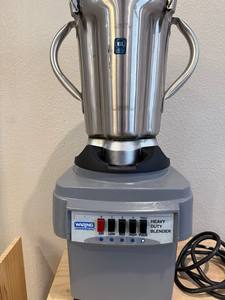 Waring CB16 <b>Commercial</b> 3-Speed 3.75 HP Heavy Duty Food <b>Blender</b> - Product Image 5