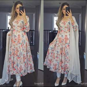 Ensemble prêt-à-porter en fausse georgette multicolore avec impression numérique et diamants Anarkali et pantalon avec dupatta Anarkali - Product Image 1