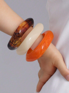 Anillo de resina de moda colorido hermoso pulido hecho a mano de la mejor calidad personalizado al por mayor para mujeres de India - Product Image 3