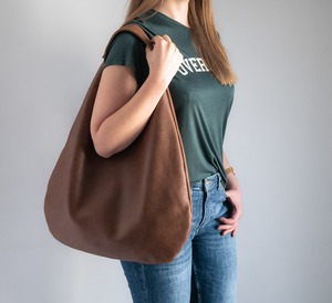 Bolso bandolera de cuero genuino para mujer, monederos y bolsos Hobo con logotipo en relieve y cierre de cremallera, 2017 - Product Image 1