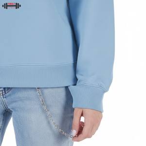 Sudadera de invierno de alta calidad con media cremallera y cuello en V, estilo urbano, para mujer, personalizable, con hombros caídos y forro polar. - Product Image 4