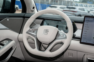 Tang L EV 2025 SUV Mediano Eléctrico Puro de Alto Rendimiento 2WD/4WD NEDC 101-200km Batería 90-110kWh China - Product Image 6