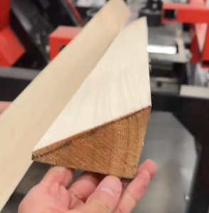Scie à ruban horizontale industrielle pour le bois, inclinable de 0 à 15° °   Pour des coupes à onglets précises, utilisation en usine et en atelier de <span class=keywords><strong>menuiserie</strong></span> - Product Image 3
