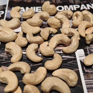 Competitive Price Vietnam <b>Cashew</b> <b>Nut</b> W180 Grade Organic With USDA/EU Certification Vacuum Packed Peeled for Food Processing - Product Image 6