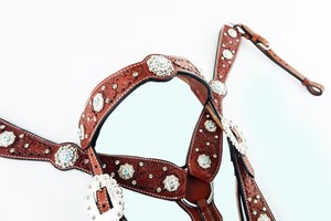 Plastron en cuir de cheval de qualité supérieure avec cristal de couleur marron et conchos dans une vente au meilleur prix - Product Image 2