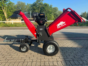 Meilleure machine à broyer le bois modèle WC-46, alimentation hydraulique, moteur entraîné par prise de force, avec télécommande pour utilisation agricole - Product Image 4