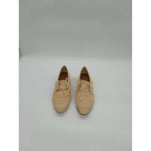 Vente en gros de pantoufles et sandales marocaines en raphia faites à la main, chaussures tissées écologiques pour femmes et hommes, fournisseur direct de commandes en gros - Product Image 1