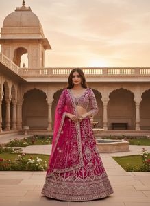 Designer royal Lehenga Choli avec paillettes et broderie Codding parfait pour les festivals de mariage et les célébrations traditionnelles - Product Image 2