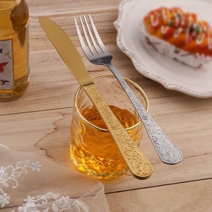 Juego de Cubiertos de Lujo con Diseño Floral y Acabado Dorado, Vajilla Apta para Recepciones y Uso Doméstico, Procedente de la India - Product Image 3