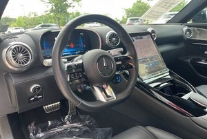 Voiture d'occasion <span class=keywords><strong>Mercedes</strong></span>-<span class=keywords><strong>AMG</strong></span> SL Roadster 2024-2025 abordable, intérieur foncé, sièges en cuir, toit ouvrant, coffre, au meilleur <span class=keywords><strong>prix</strong></span>, voiture de qualité - Product Image 2