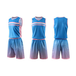 Ensemble de maillots de basket-ball imprimés personnalisés pour hommes Kit de sport en polyester 100% respirant avec chemises et shorts pour l'entraînement - Product Image 1