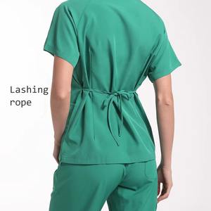 Veste de gommage médicale personnalisée Slim Fit uniforme offre de gros du fournisseur professionnel pour les infirmières et Medicos pour une utilisation à l'hôpital - Product Image 5