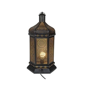 Lanterne marocaine en métal bohème antique avec sculpture détaillée pour l'éclairage de l'espace de prière et les célébrations de jardin - Product Image 3