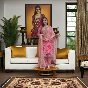 Traje Salwar de buena tela de lujo con trabajo de lentejuelas bordadas Ideal para ropa de fiesta y reuniones de festivales - Product Image 1