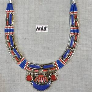 Nouvelle arrivée Collier traditionnel lapis en forme de fleur - Product Image 1