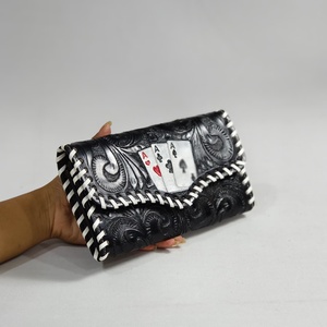 Nouvelle Pochette Porte-Passeport Courte Antivol en Cuir Véritable Style Western pour Femme, Design Unique et Tendance avec Porte-Cartes Intégré - Product Image 3