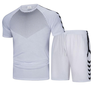 Ensemble T-shirt + short d'été pour hommes Ensemble de sport confortable et respirant pour hommes Mode de loisirs Chemise de sport à manches courtes - Product Image 4