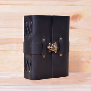 สมุดโน๊ตหนังหรือสมุดสเก็ตช์แนววินเทจพร้อมกระดาษเปล่าเขียนตัวอักษรขอบหยักแบบวินเทจ - Product Image 2