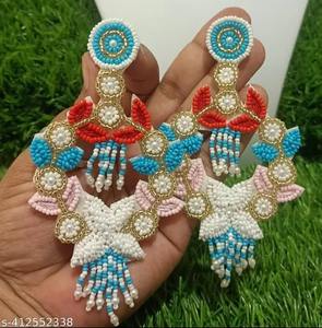 ความฝันของเกลียว: ต่างหูหลากสีออกแบบสไตล์ศิลปิน: ต่างหูปักด้วยมือหลากสีรุ้งหมุน: หลากสี - Product Image 4