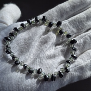 Pulsera de cuentas de moissanita Hermosas gotas de lágrima negra Moissanite & Aqua Blue Cubs Moissanite Beads joyería personalizada - Product Image 3