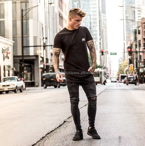 T-shirt de sport en polyester pour homme, nouvelle collection été 2025, vente en gros, personnalisable, ourlet incurvé - Product Image 2