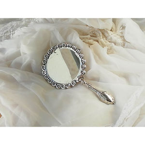 New Antique Design Hand <b>Mirror</b> Deluxe Quality Metal Material Silver Hand <b>Mirror</b> Suitable For <b>Makeup</b> Vanity Living Room Office - Product Image 5