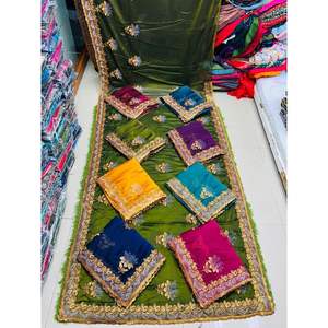 Vente en gros Saree georgette lourde avec broderie florale exquise et bordure festonnée vêtements ethniques de qualité supérieure - Product Image 5