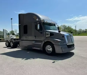 Camion semi-remorque lourd 2024 Westerns Star 57X avec cabine couchette - Camion avec cabine couchette à toit surélevé de 72 pouces à vendre - Product Image 2