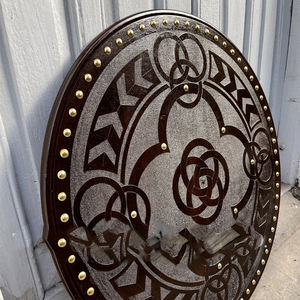 Escudo vikingo Diseño medieval hecho a mano Logotipo pintado personalizado Acero de alto carbono Grado DIY Soporte OEM para cuchillos Aplicaciones artesanales - Product Image 4