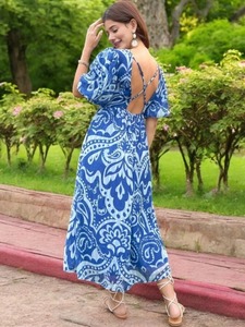 Diseñador de mujeres Heavy Rayon Summer Festival Kurtis Set Trabajo de impresión de cuatro lados para niñas - Product Image 5