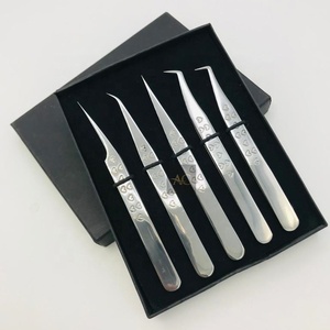 Pinzas de pestañas de acero inoxidable y plata de alta calidad Pinzas de extensión de pestañas con agarre de corazón sostenible - Product Image 3