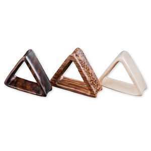 Boucles d'oreilles légères en corne organique fabriquées à partir de matériaux d'origine éthique pour les amateurs de mode et de style durables - Product Image 3