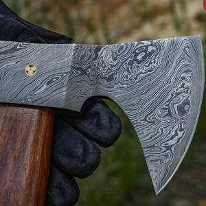 ขวานเหล็กดามัสกัสแบบดั้งเดิม พร้อมน้ำหนักสมดุลและด้ามจับผิวเรียบ สำหรับงานไม้ ขวานเหล็กดามัสกัส - Product Image 4