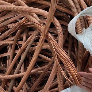 Déchets de fil de cuivre rouge utilisés de haute qualité 99.95%-99.99% pureté alliage prêt à être expédié pour la coupe de fil de câble/service de traitement de soudage - Product Image 1