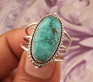 Bague Turquoise tibétaine faite à la main en argent Sterling massif 925 bague ovale à trois bandes Unique Boho bijoux cadeau d'anniversaire pour elle - Product Image 1