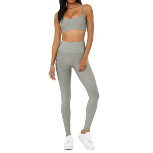 Vente en gros de vêtements de sport pour dames ensemble de yoga leggings d'entraînement de fitness respirants avec logo personnalisé fermeture à la taille élastique sans couture - Product Image 5