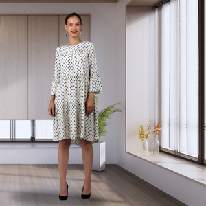 Vestido de verano blanco elegante para mujer, estampado de lunares adornado a mano, manga de campana cómoda, diseño escalonado fluido, volantes naturales - Product Image 1