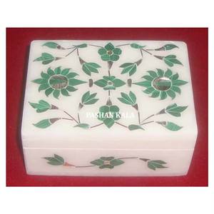 Boîte à bijoux incrustée de marbre blanc naturel Forme rectangulaire de conception de fleur faite à la main avec utilisation de surface brillante pour l'emballage de fruits secs - Product Image 1