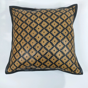 Venta al por mayor 2024 Venta caliente hecha a mano trenzada de cuero genuino funda de almohada Color sólido hecho negro y marrón cojines para el hogar - Product Image 1