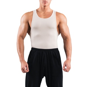 เสื้อกล้ามออกกำลังกายผู้ชายแบบสั่งตัดเย็บพิเศษ ดีไซน์เว้าข้าง สีพื้น ผ้าริบ ไร้แขน เหมาะสำหรับฟิตเนสและออกกำลังกาย - Product Image 5