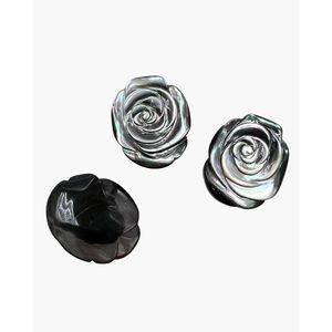 Cuentas de Concha de Nácar Negro en Forma de Rosa - Product Image 1