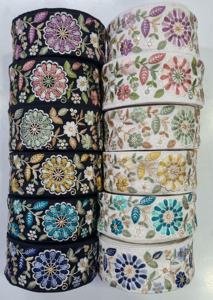 Cintas y cordones bordados a máquina hechos a medida en varios diseños de flores y en doce colores para vestidos de novia - Product Image 2