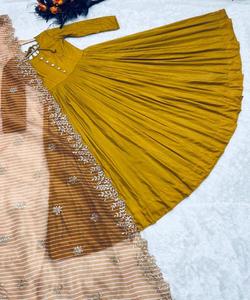 Kurti en coton prêt à l'emploi dernière mode robe rayonne Anarkali avec veste Dupatta à bas prix tenue pour soirée dames indiennes vente en gros - Product Image 3