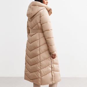 Manteau long matelassé élégant pour femmes, vêtements de rue d'hiver, fabrication de logo personnalisé - Product Image 2