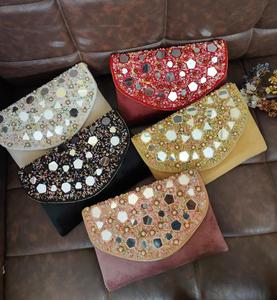 Bolso de Mano de Lujo Hecho a Mano para Fiesta de Noche o Boda para Mujer, Bolso de Mano Bordado con Cuentas, Cadena Dorada, Impermeable, con Anillo de Regalo - Product Image 2